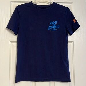 Youth Under Armour t-shirt. Loose Fit Size YMD